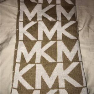MK scarf